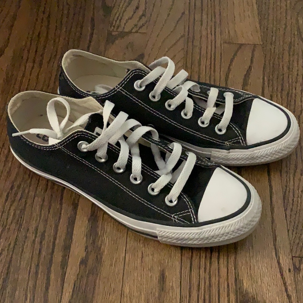 Black Lowtop Converse